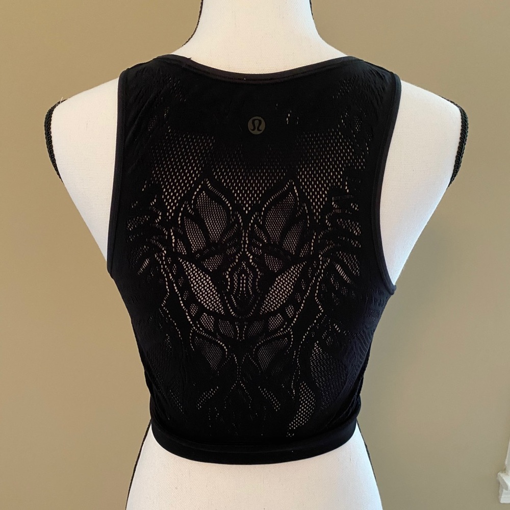 Lululemon workout top